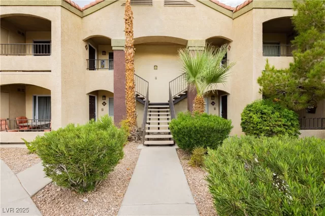 MLS: 2716597 Condo For Sale