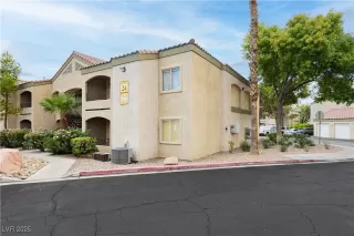 Photo #1: 2716597 Listing