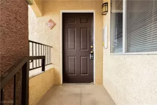 Photo #5: 2716597 Listing