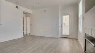 Photo #3: 2716634 Listing