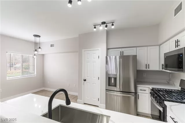 MLS: 2716636 Condo For Sale