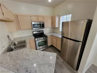 Photo #1: 2716646 Listing 