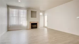 Photo #4: 2716647 Listing