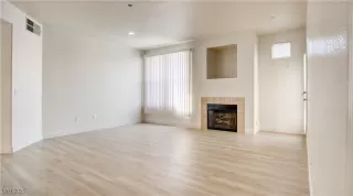 Photo #5: 2716647 Listing