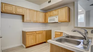 Photo #6: 2716647 Listing