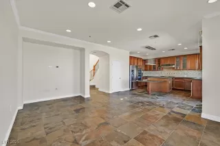 Photo #5: 2716670 Listing