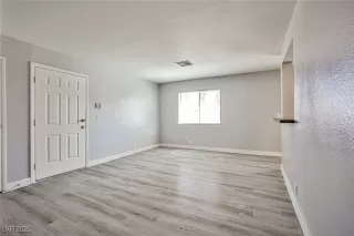 Photo #3: 2716685 Listing