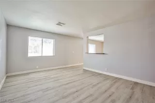 Photo #4: 2716685 Listing