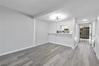 Photo #4: 2716687 Listing 