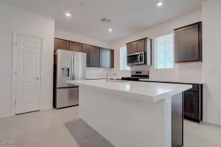 Photo #3: 2716691 Listing 