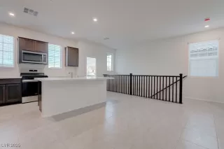 Photo #4: 2716691 Listing 