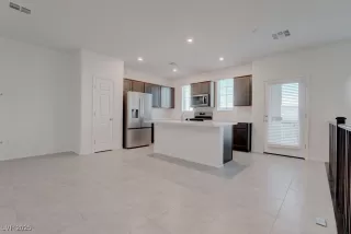 Photo #5: 2716691 Listing 