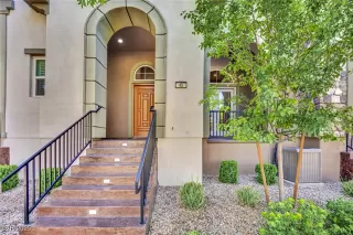 Photo #4: 2716694 Listing