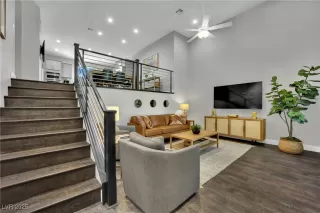 Photo #6: 2716694 Listing