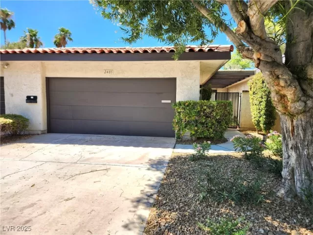 MLS: 2716695 Condo For Sale