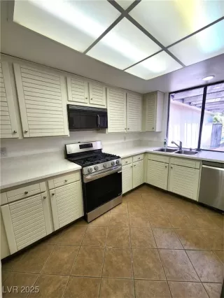 Photo #5: 2716695 Listing 