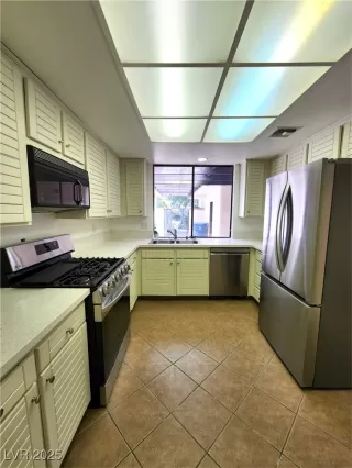 Photo #6: 2716695 Listing 