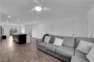 Photo #3: 2716696 Listing