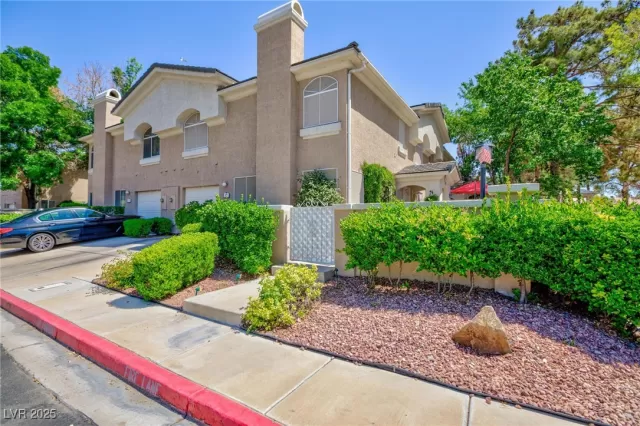 MLS: 2716699 Condo For Sale