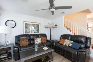 Photo #4: 2716699 Listing