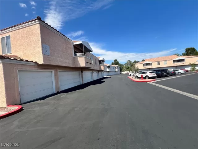 MLS: 2716710 Condo For Sale