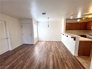 Photo #6: 2716710 Listing 