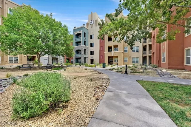 MLS: 2716726 Condo For Sale