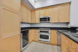 Photo #2: 2716726 Listing 