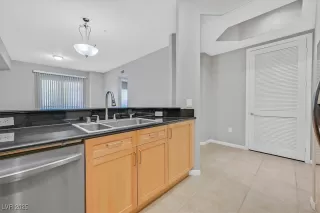 Photo #4: 2716726 Listing 