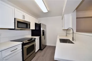 Photo #1: 2716728 Listing 