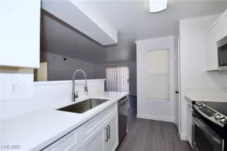 Photo #2: 2716728 Listing 