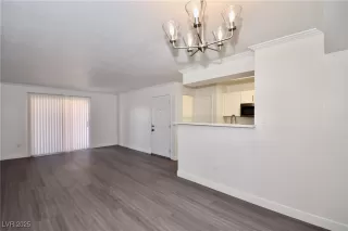 Photo #4: 2716728 Listing 