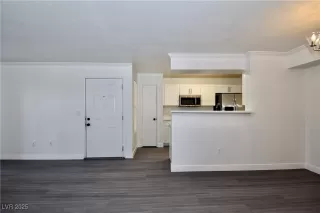 Photo #5: 2716728 Listing 