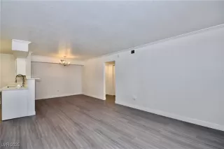 Photo #6: 2716728 Listing 