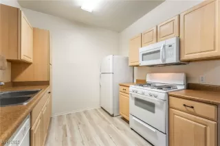 Photo #2: 2716729 Listing