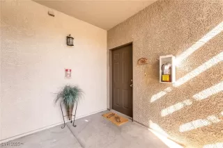 Photo #5: 2716729 Listing