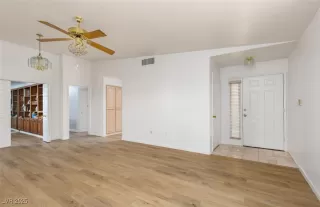 Photo #4: 2716738 Listing