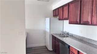 Photo #3: 2716760 Listing 