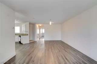 Photo #5: 2716785 Listing