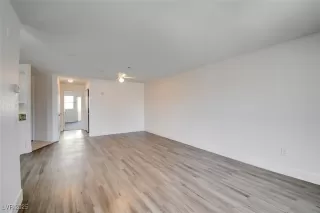 Photo #6: 2716785 Listing