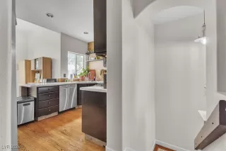 Photo #4: 2716789 Listing