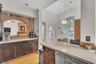 Photo #6: 2716789 Listing