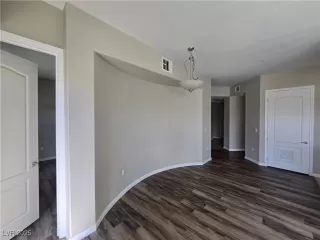 Photo #3: 2716801 Listing