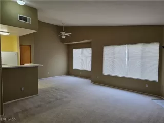 Photo #4: 2716802 Listing