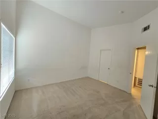 Photo #6: 2716802 Listing