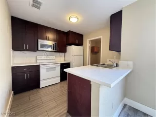 Photo #6: 2716814 Listing 