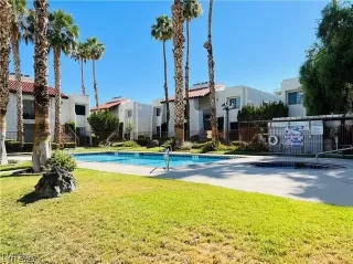 Photo #2: 2716831 Listing