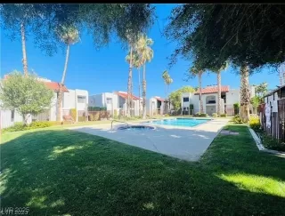 Photo #3: 2716831 Listing