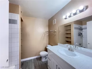 Photo #4: 2716843 Listing 