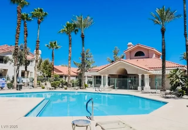 MLS: 2716853 Condo For Sale